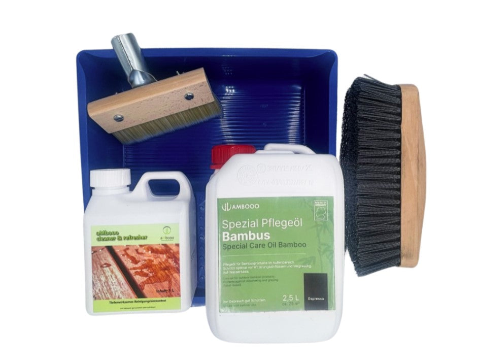 Bambus-Terrassendielen Pflege-Set mit Spezial-Pflegeöl, Bambus-Reiniger, Bürsten und Auffangwanne für die professionelle Reinigung und Pflege von Bambusterrassen.