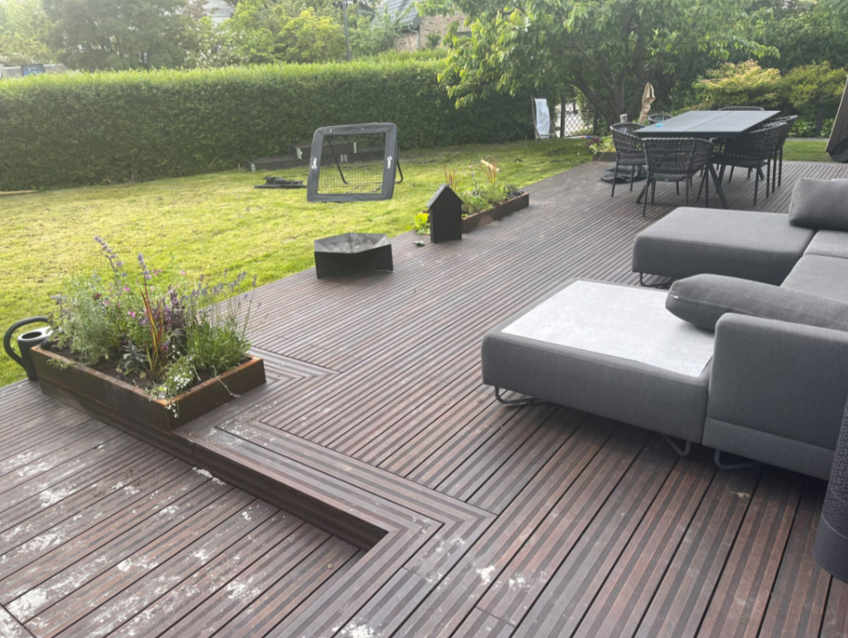 Terrassendiele aus Bambus Farbe"espresso".