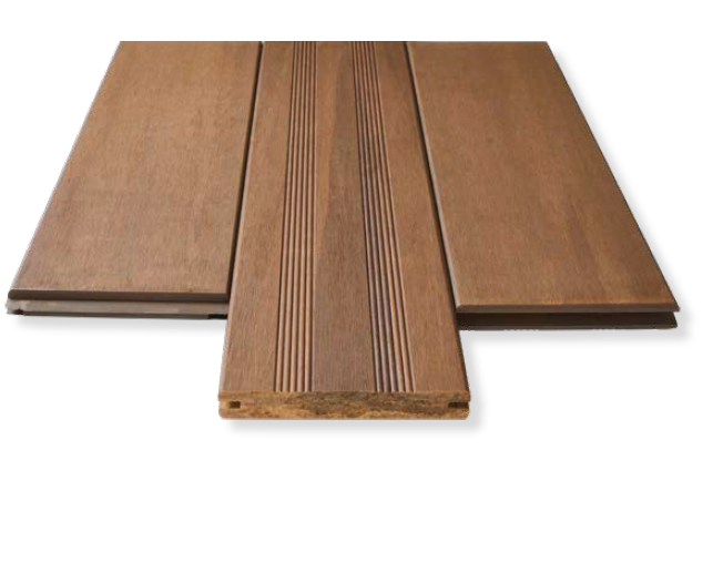 Nachhaltige moderne Terrassendielen mit glatter Oberflächen in der Farbe white oak.