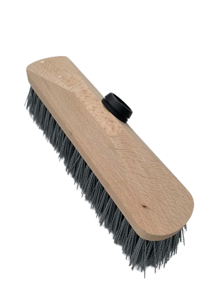 Terrassen-Schrubber mit widerstandsfähigen Kunststoffborsten zur effektiven Reinigung von Bambus-, Holz-, WPC- und Keramikterrassen. Ideal für die regelmäßige Pflege und Entfernung von Schmutz, Algen und anderen Ablagerungen im Außenbereich.