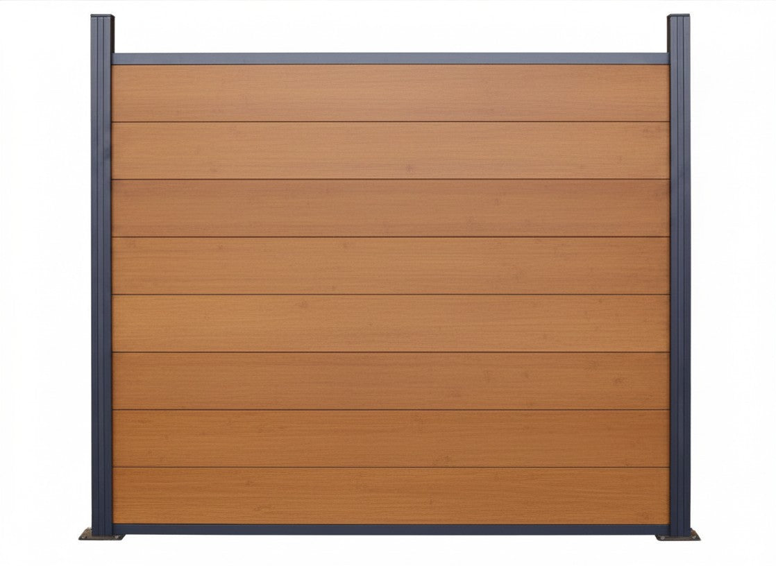Das AMBOOO Sichtschutz Zaunelement Typ Acapulco in der Farbe Sans mit 2 Aluminiumpfosten in der Farbe anthrazit